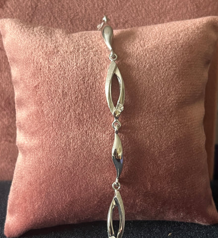 sølv armbånd med zirkoner sølv armbånd med zirkoner