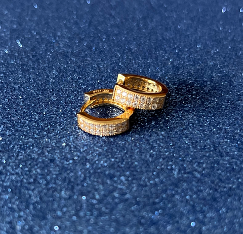 Elegante creoler med to rækker zirkoner Elegante creoler med to rækker zirkoner
